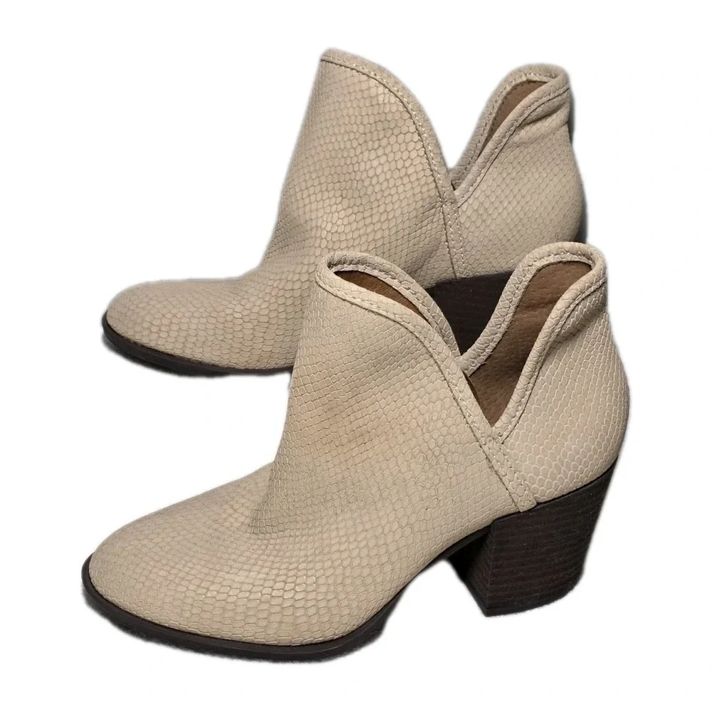 NEW Lucky Brand Beetrix Buff Color Leather Ankle Bootie 6.5 M‎ New Without Box